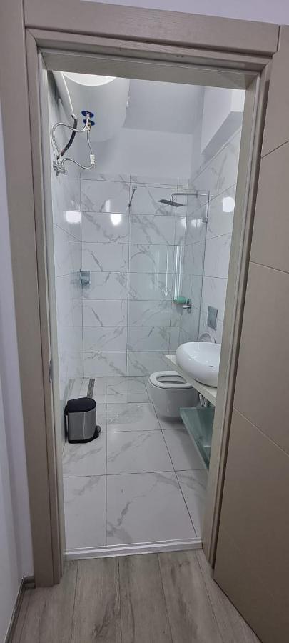 Suncoast Rooms Port Side Sarande Luaran gambar