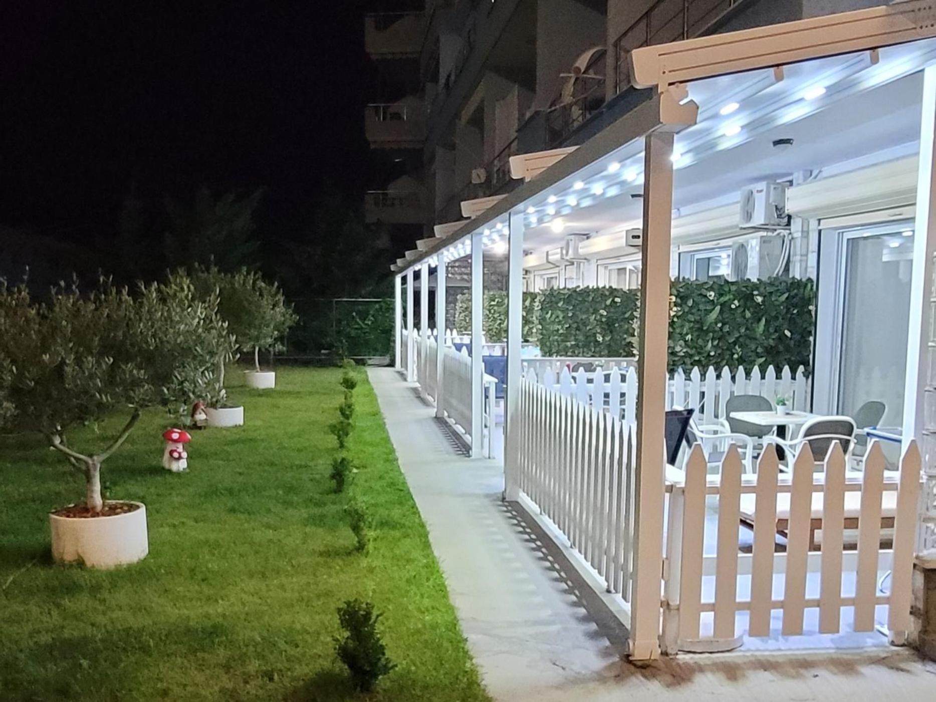 Suncoast Rooms Port Side Sarande Luaran gambar