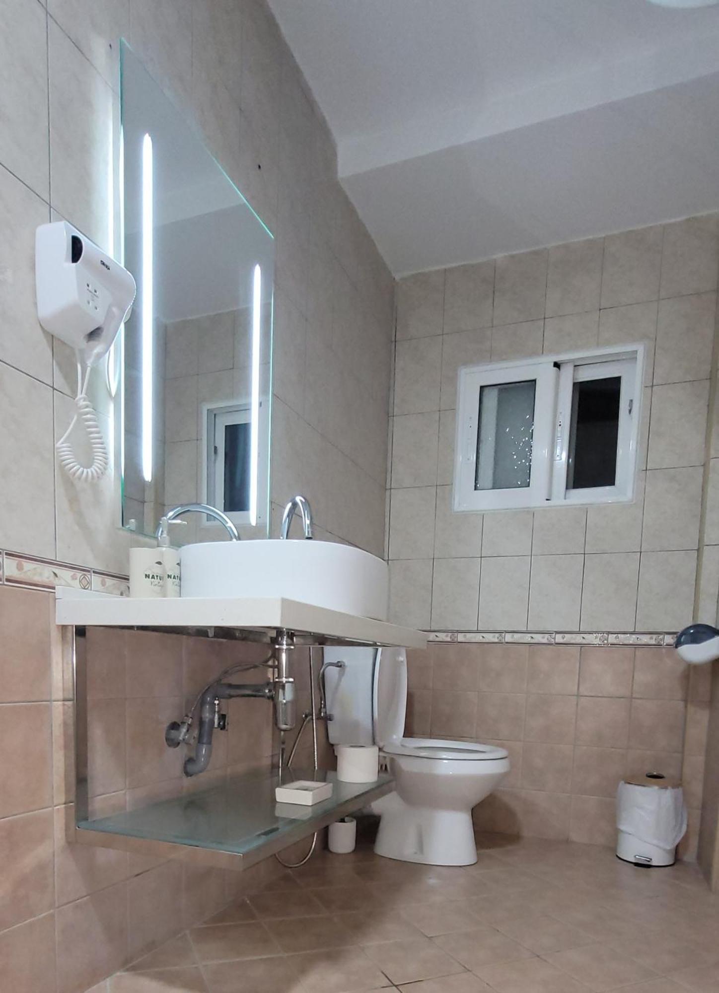 Suncoast Rooms Port Side Sarande Luaran gambar